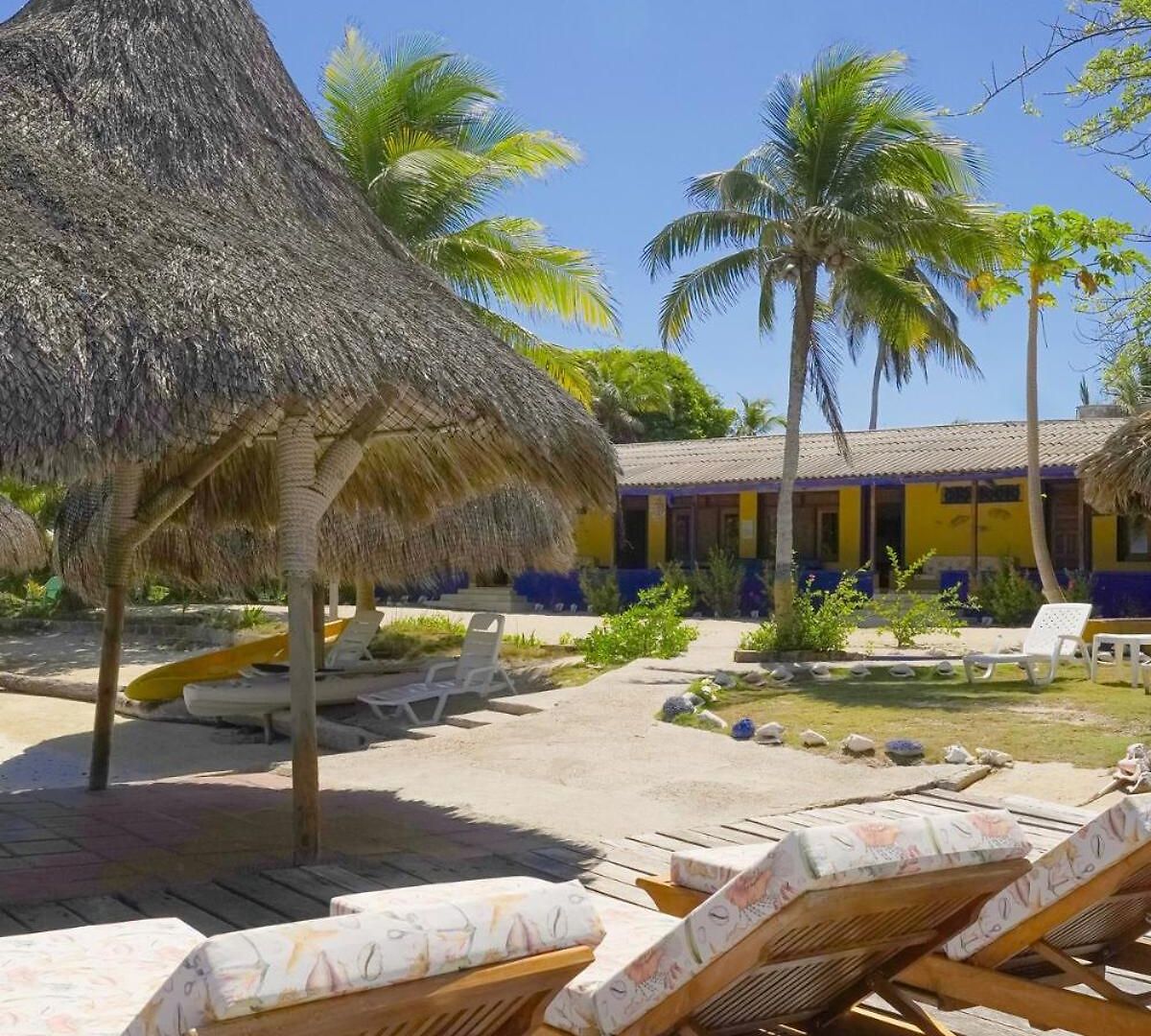 Vicky Island House In The Rosario Islands *
