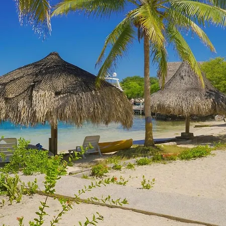 Vicky Island House In The Rosario Islands