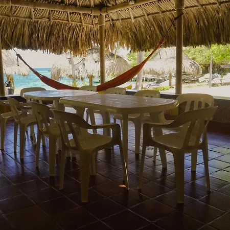 Vicky Island House In The Rosario Islands *